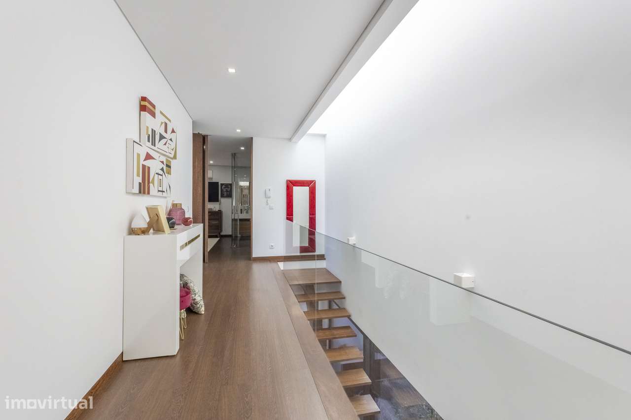 Excelente moradia moderna, local recatado com piscina-30