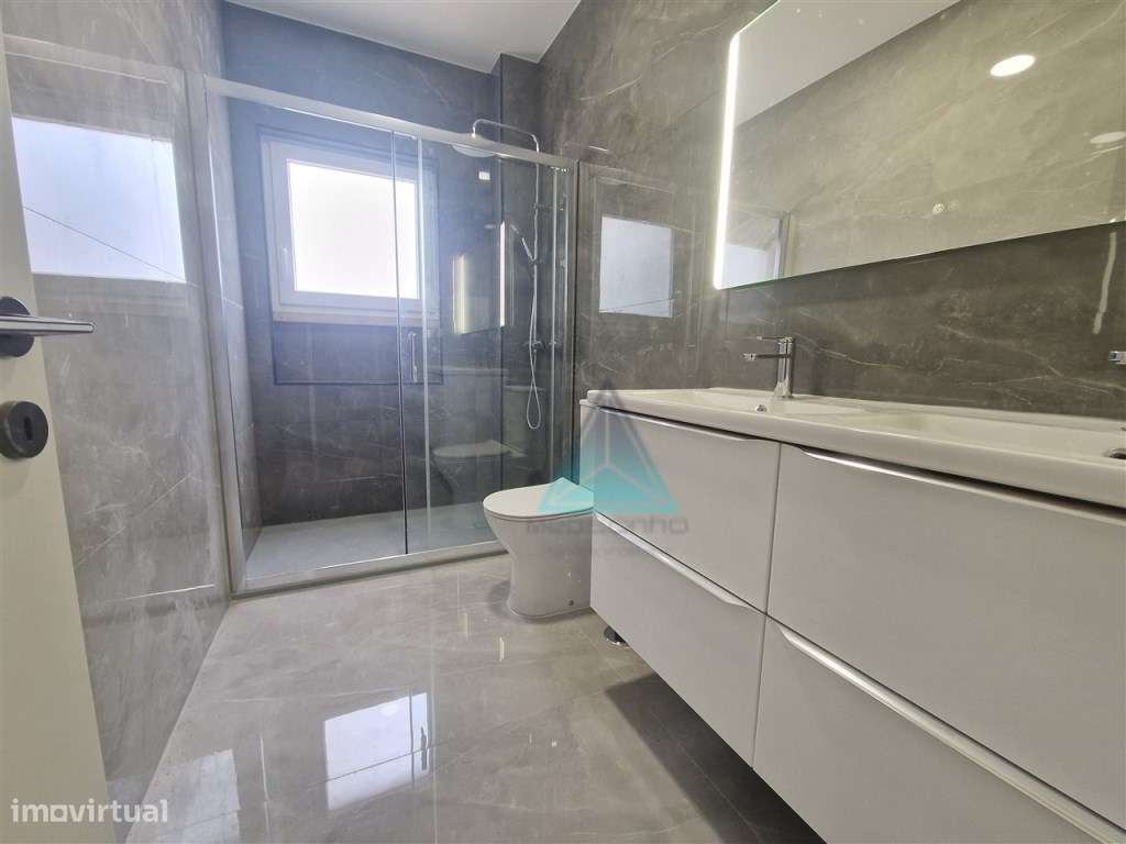 OPORTUNIDADE * * T4 SEIXAL * * REMODELADO * * VISTA RIO-12