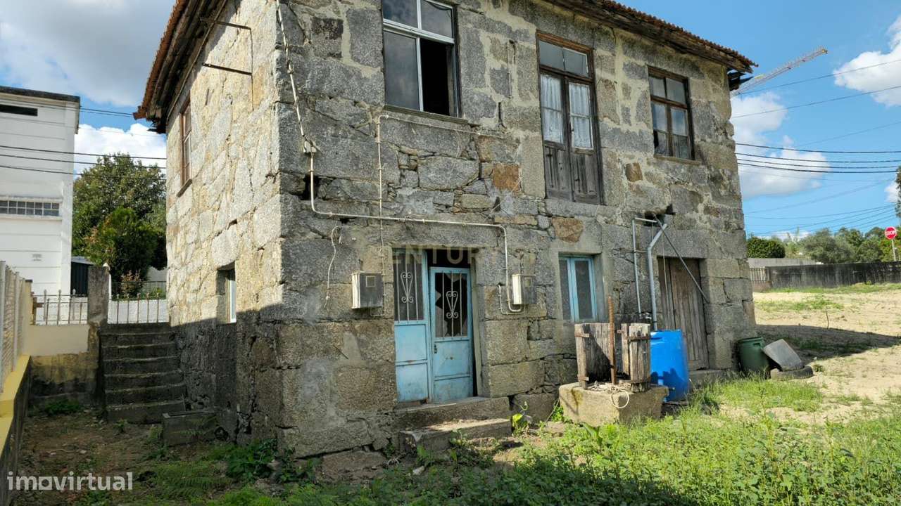 Moradia para recuperação + terreno com 1089m2 com viabilidade de const-6