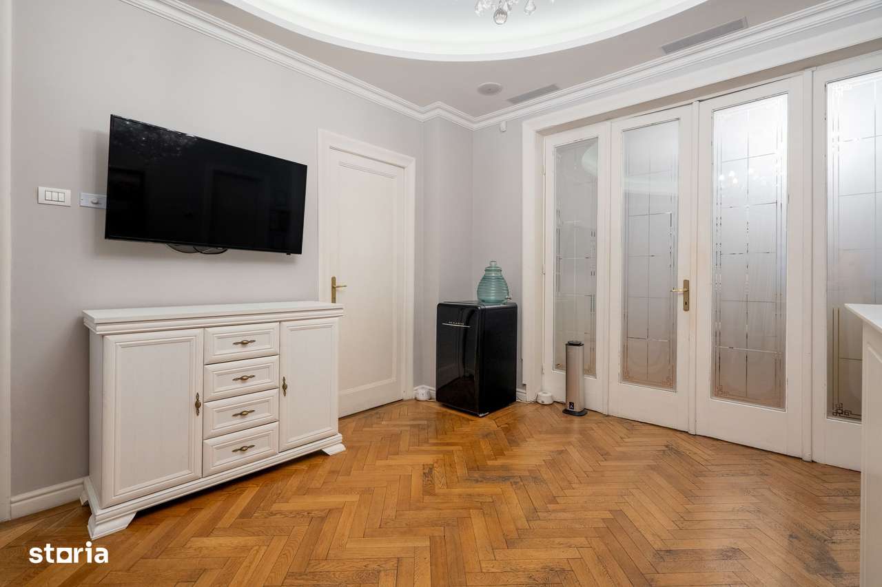 Apartament elegant cu 3 camere in vila  si acces la gradina, in Doroba-7