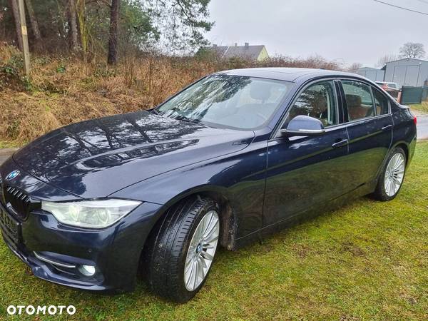 BMW Seria 3 320i Touring Luxury Line - 16