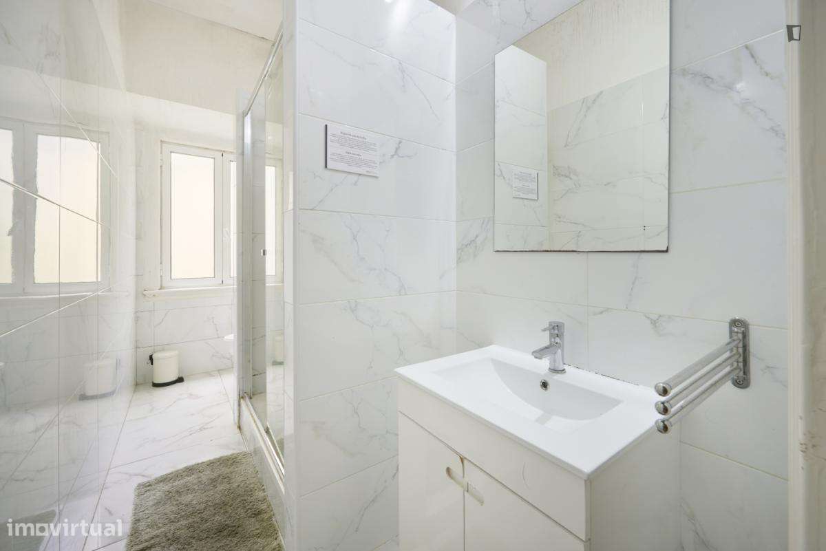 Quarto - localizado em Marquês de Pombal Lisbon - Grande imagem: 3/33