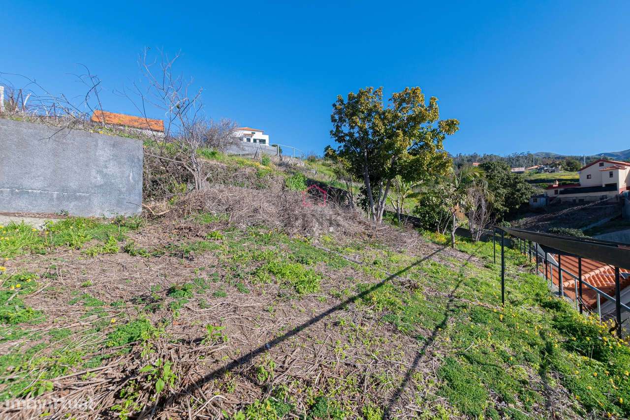 Calheta | Moradia T3 com Vista Mar e Terreno Extra-35