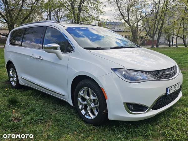 Chrysler Pacifica - 27