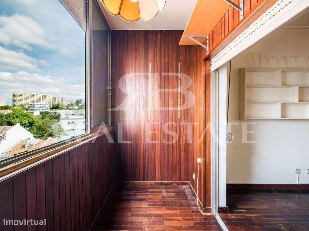 T2, para remodelação total | junto à Praça de Espanha | centro de L...-16