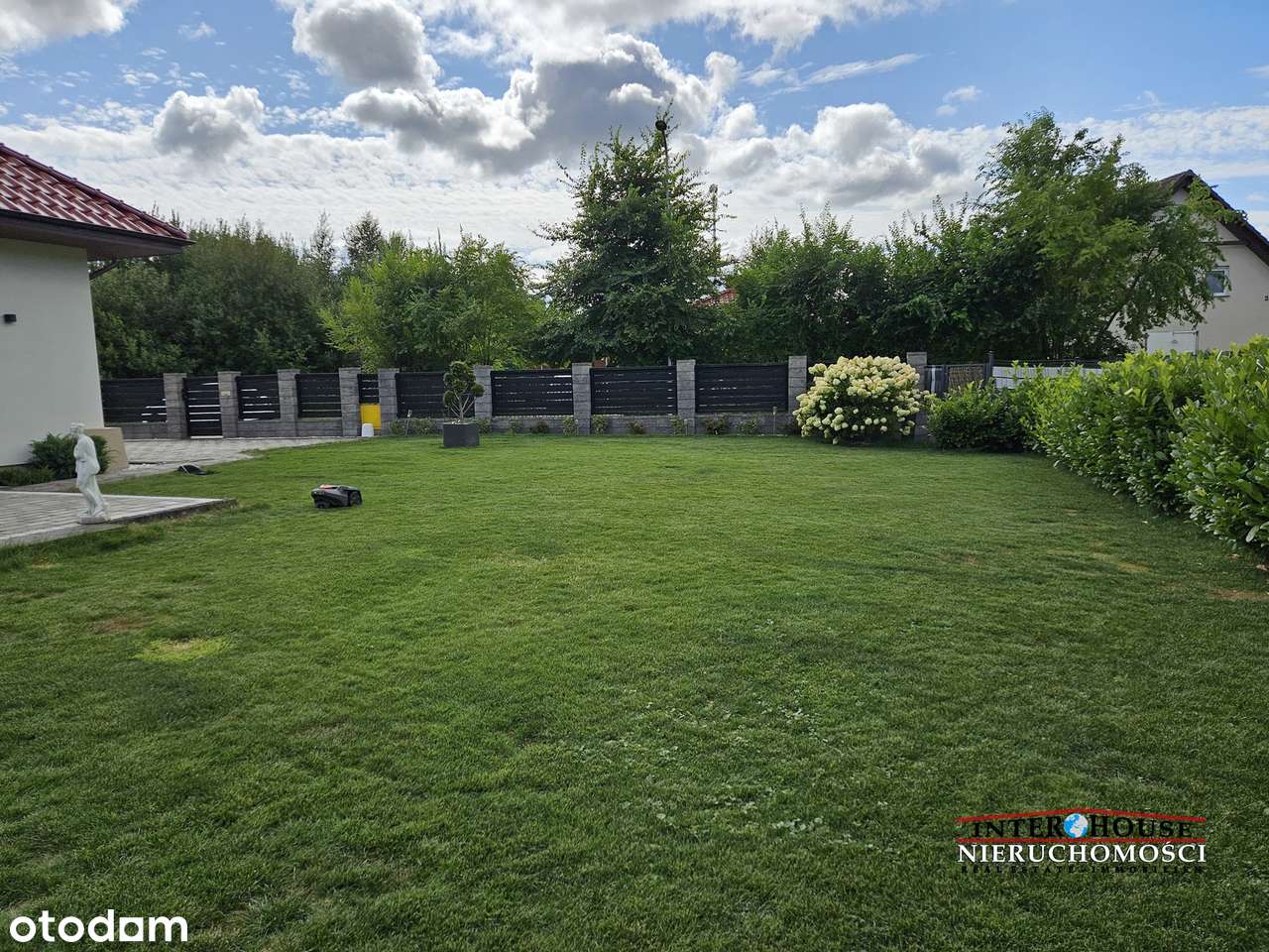 Wolnostojący dom z pięknie zagospodarowaną działką, ul. Gruszkowa-17