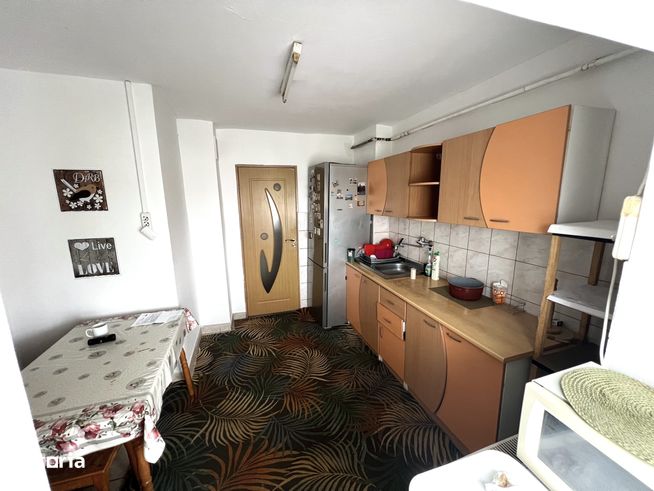 Apartament 2 camere - Decomandat - Micro 17-4