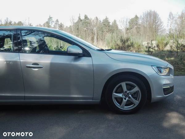 Volvo V60 D3 Geartronic Momentum - 12