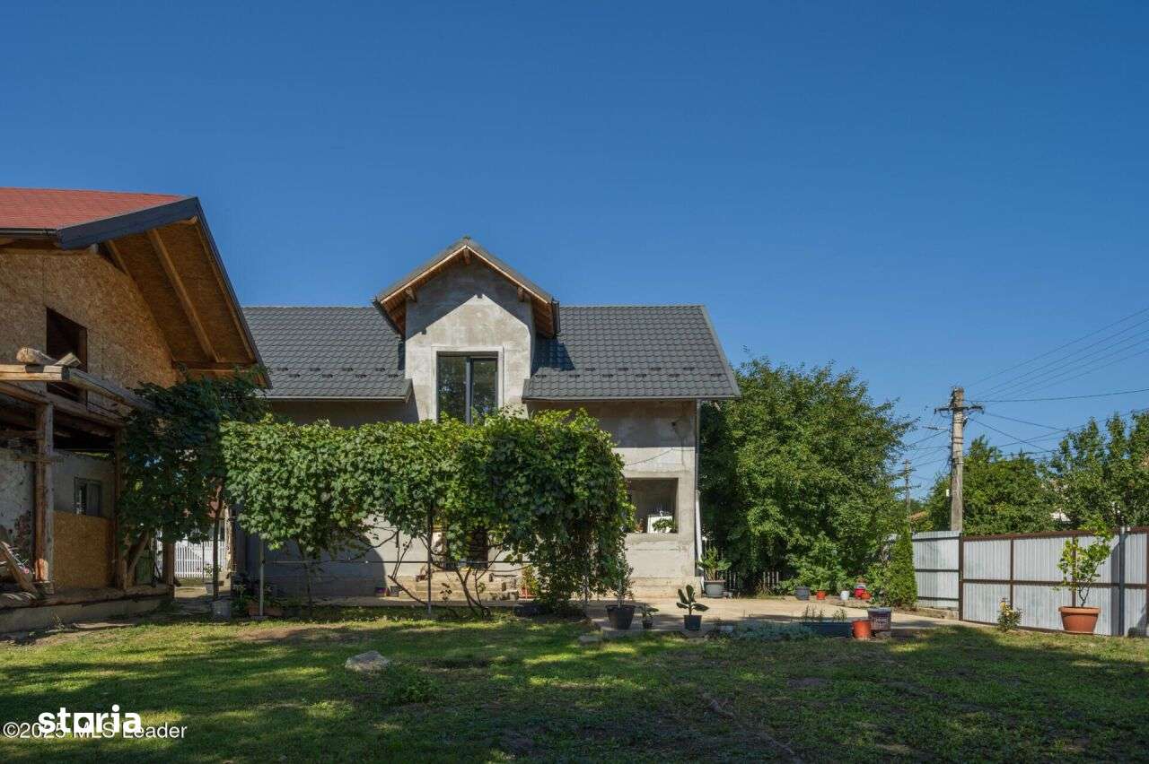 Casa de vanzare - Imagine principală: 4/15