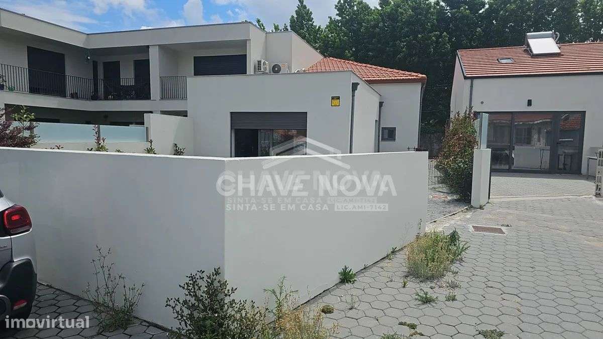 Moradia V3 com Mezzanine em Oliveira do Douro-6