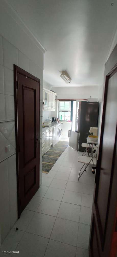 Quarto - localizado em Intendente Lisbon - Grande imagem: 5/10