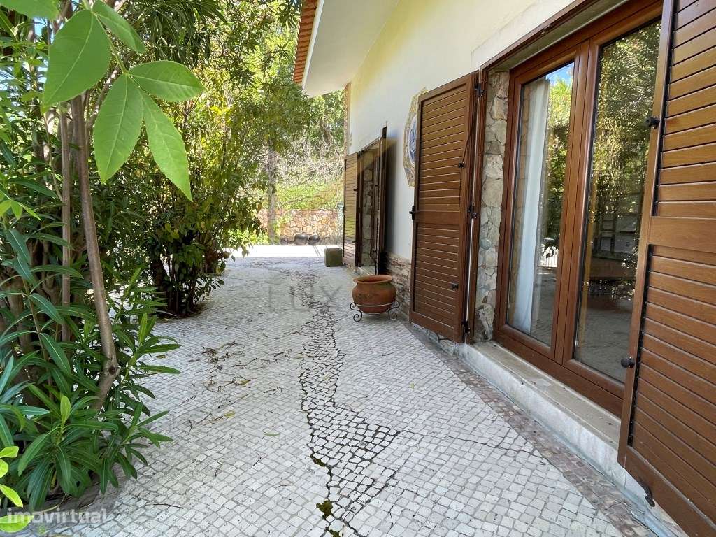 Moradia T4 com piscina e jardim, na Aldeia Grande, Setúbal-55