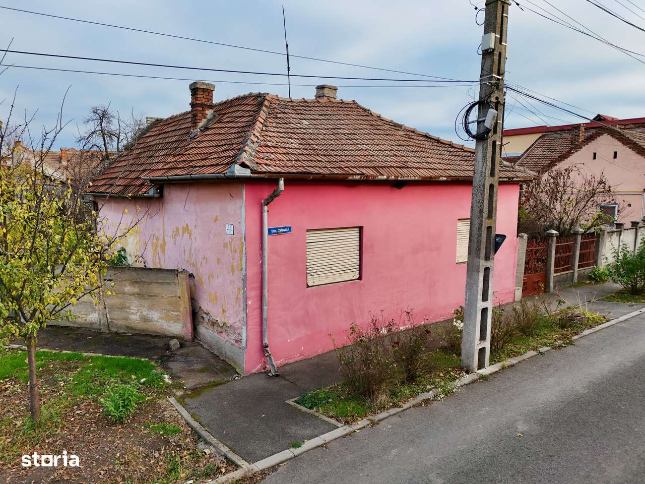 Casă în Micălaca str.Crinului nr.28, teren 621 mp, fs.14,76 ml-1