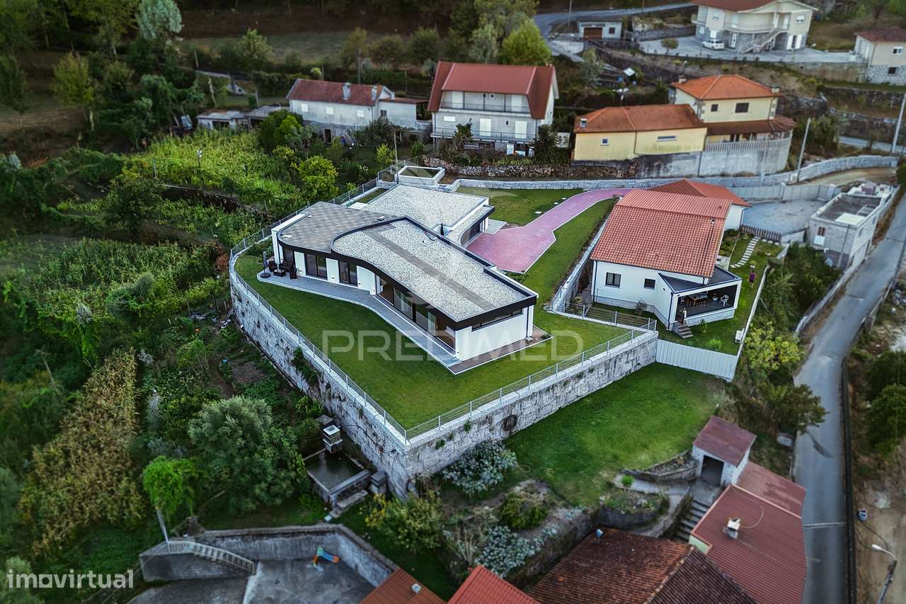 Moradia Térrea T3 - Com vistas para a Barragem (Rio Caldo - Gerês) - Grande imagem: 5/40