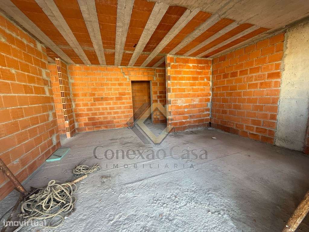 Apartamento T2 próximo à Rotunda Santo Ovídeo Vila Nova de Gaia-3