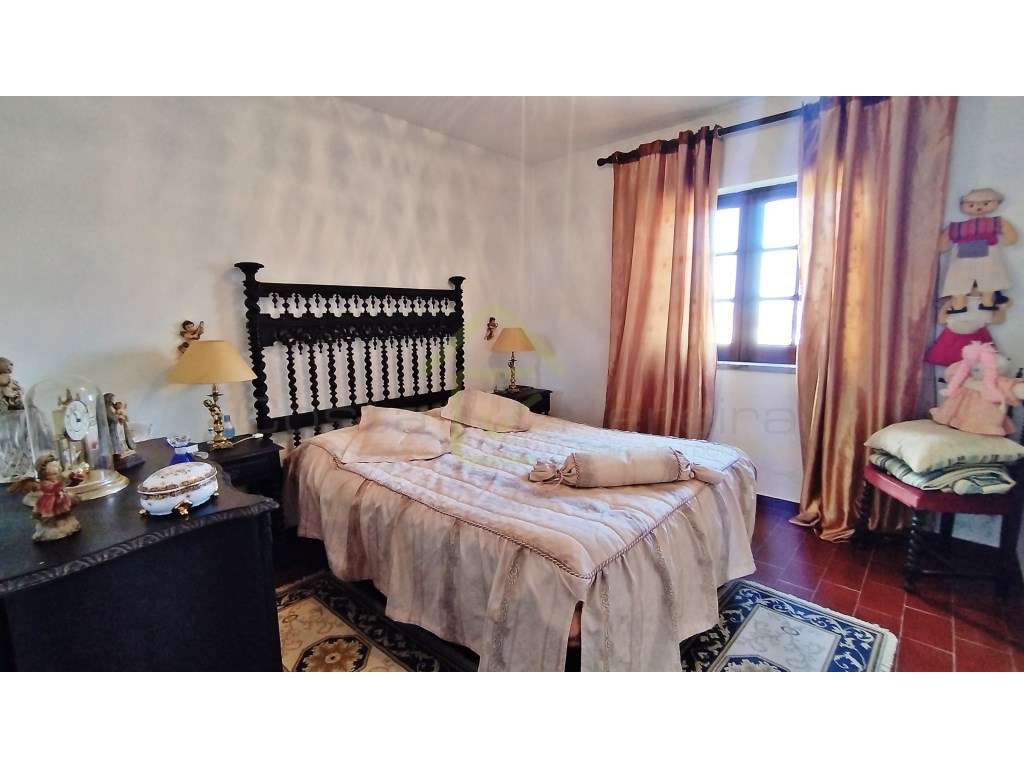 Moradia T2+2 a minutos das praias de Santa Cruz, Santa Rita e Porto...-10