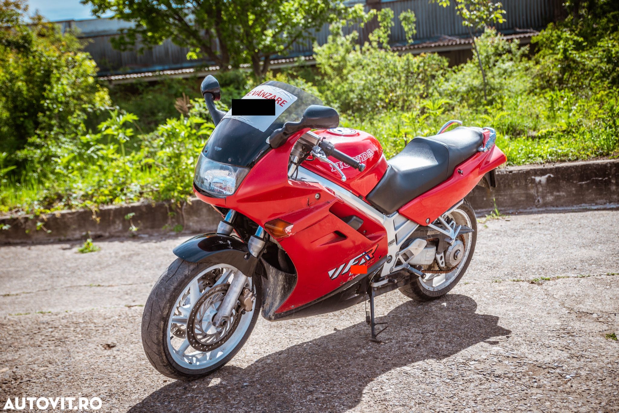 Honda VFR 750F-R - 1