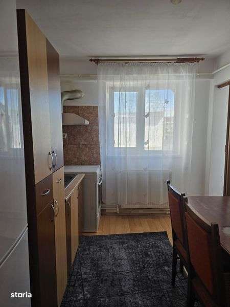 Vând apartament 3 camere - Imagine principală: 5/8