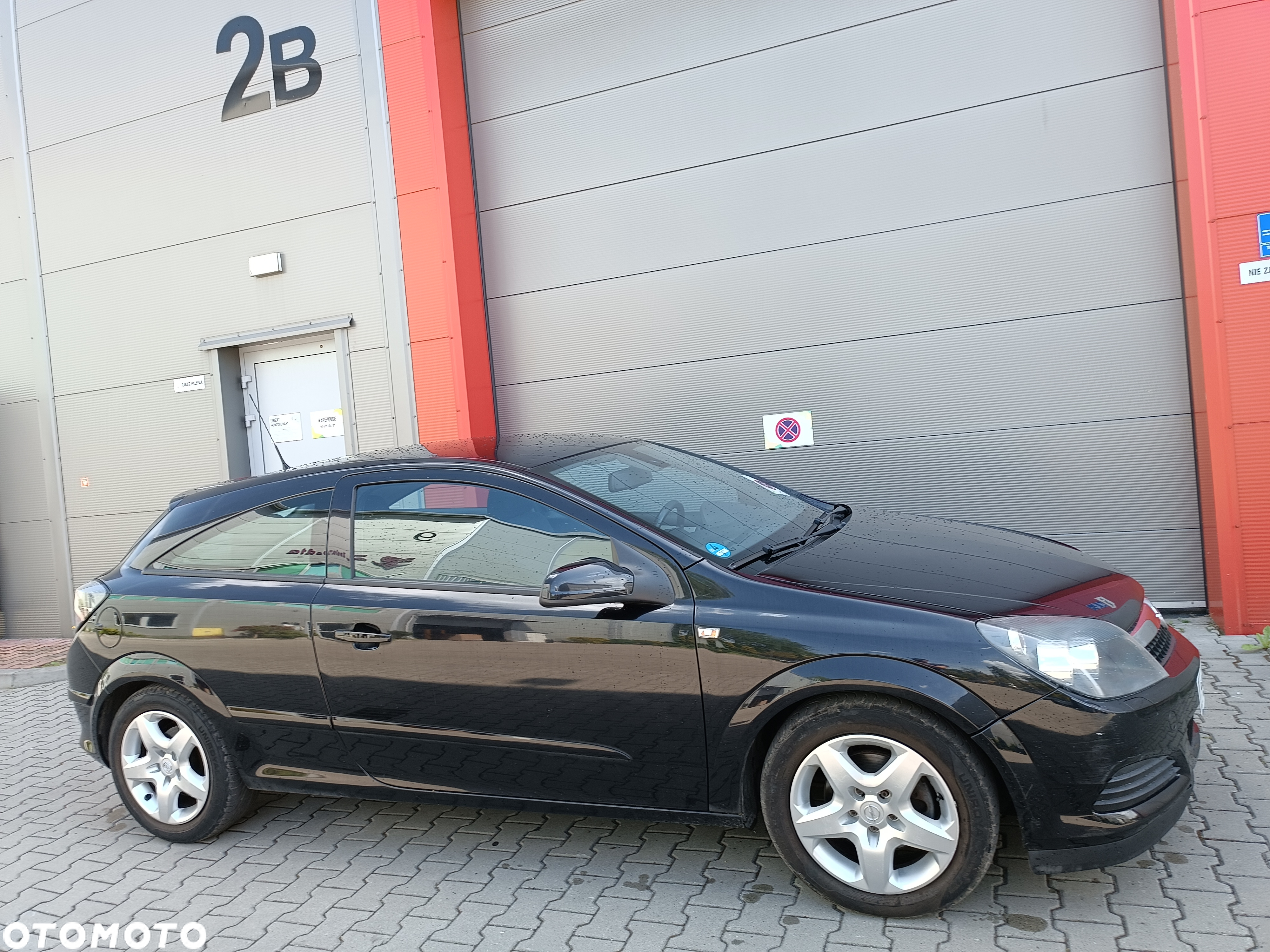 Opel Astra GTC 1.4 Edition - 4