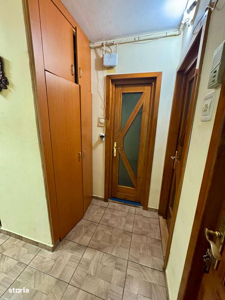 Apartament de 3 camere zona TRACTORUL, - Imagine principală: 2/10
