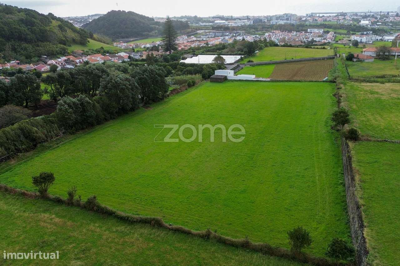Terreno Urbanizável 10.540 m² com Vista Cidade – Fajã de Cima - Grande imagem: 4/14