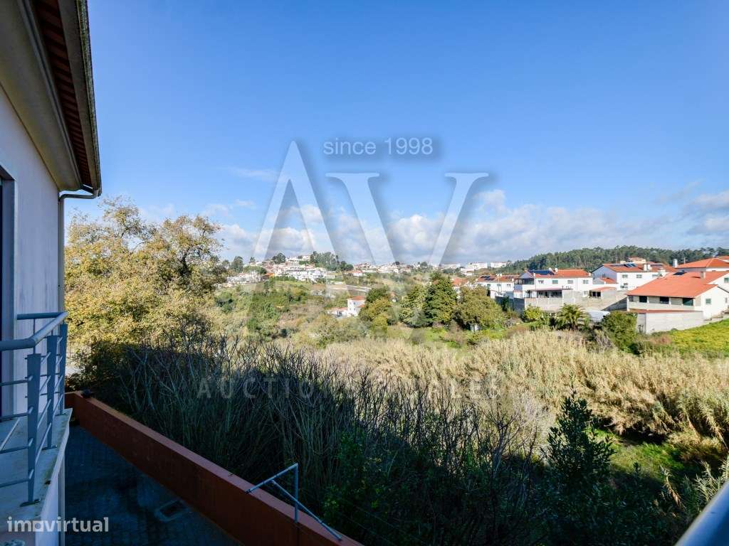 Moradia Independente V3+1 de R/C e Cave-39