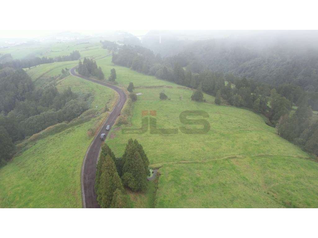 TERRENO RÚSTICO DE 3716 M2 em Nordeste, Ilha de São Miguel - Açores - Grande imagem: 4/13
