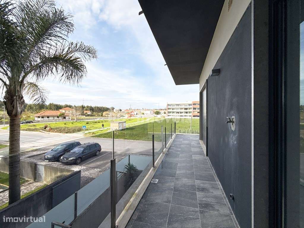 Apartamento T3 em condomínio privado com piscina-44