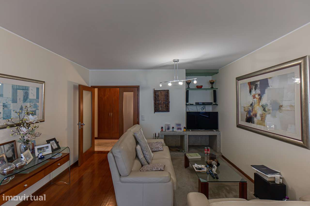 T2 no Último Piso | Condomínio Privado com Piscina | Vista Mar-10