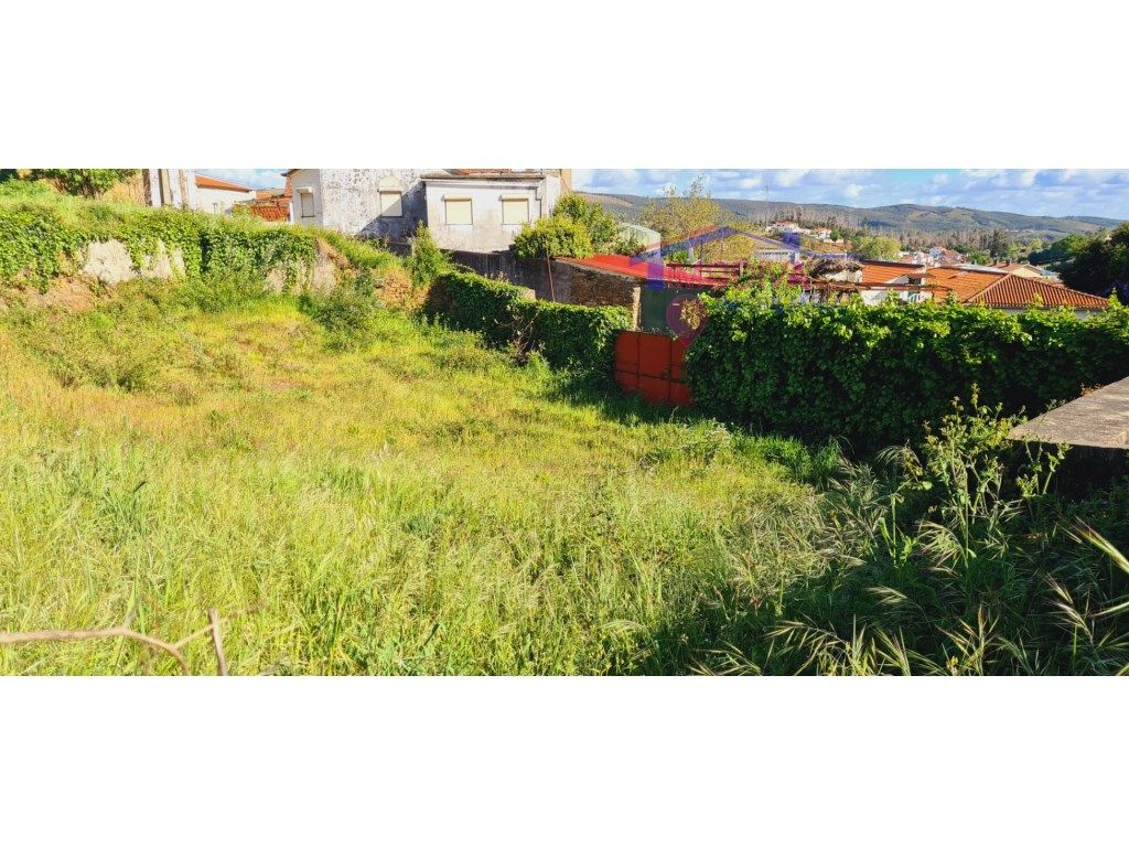 Terreno urbano em Castanheira de Pera - Grande imagem: 1/12