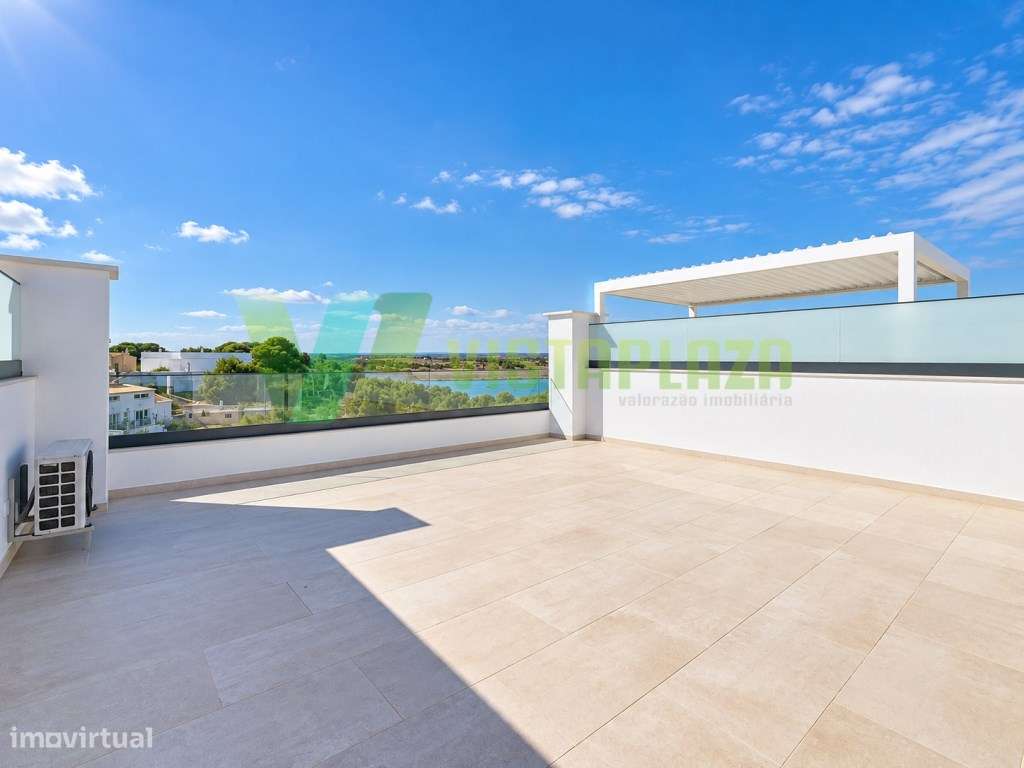 Apartamento T2 com Terraço Privativo, Piscina e Garagem Box em Alvo...-23