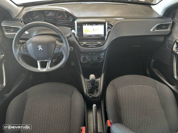 Peugeot 208 1.2 PureTech Signature - 15