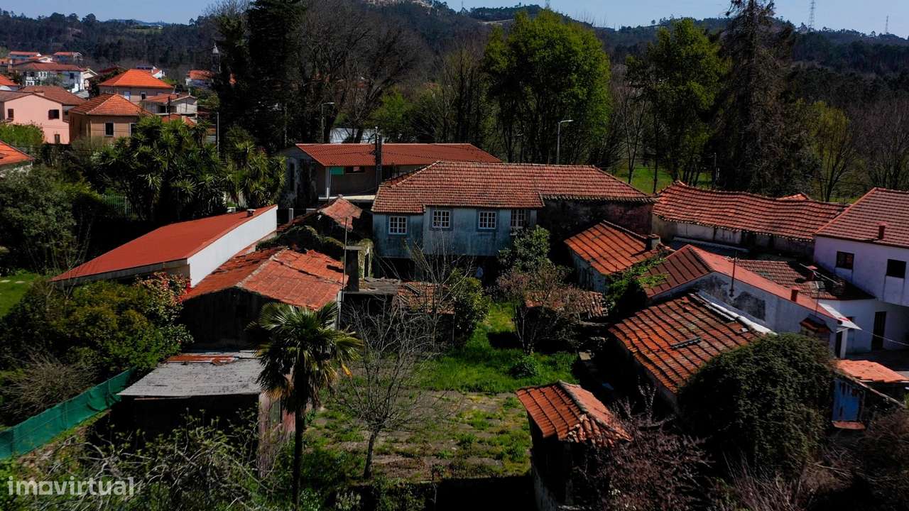 Moradia Histórica com Elevado Potencial de Investimento ou Habitação - Grande imagem: 3/10