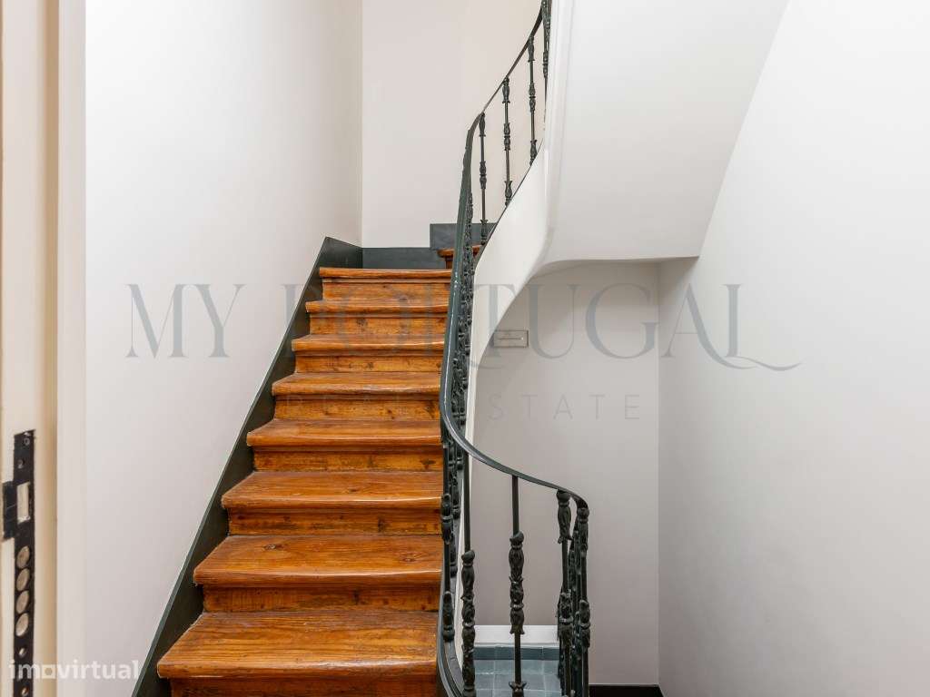 Conforto Urbano num T1 totalmente remodelado com varanda no coração...-11