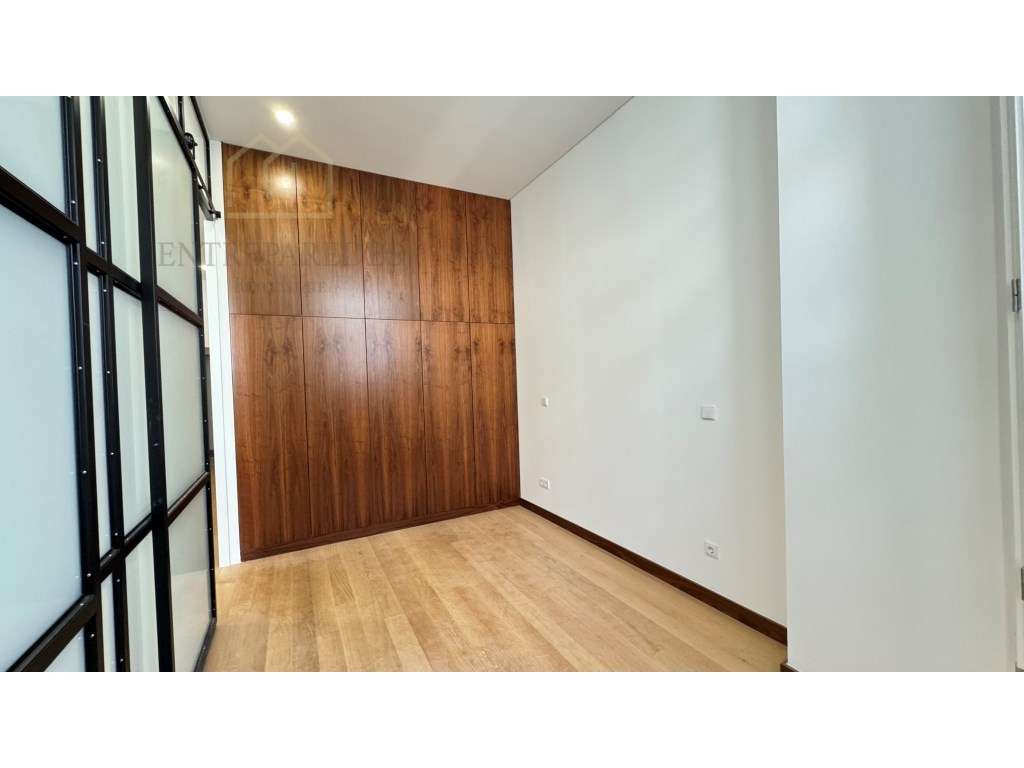 Apartamento T1 novo, para comprar junto a Avenida dos Aliados - Por... - Grande imagem: 4/20