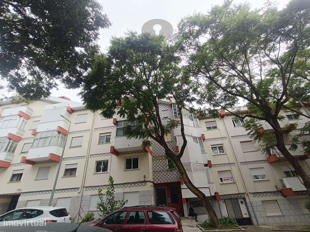 Apartamento T3 Remodelado na Amadora-25