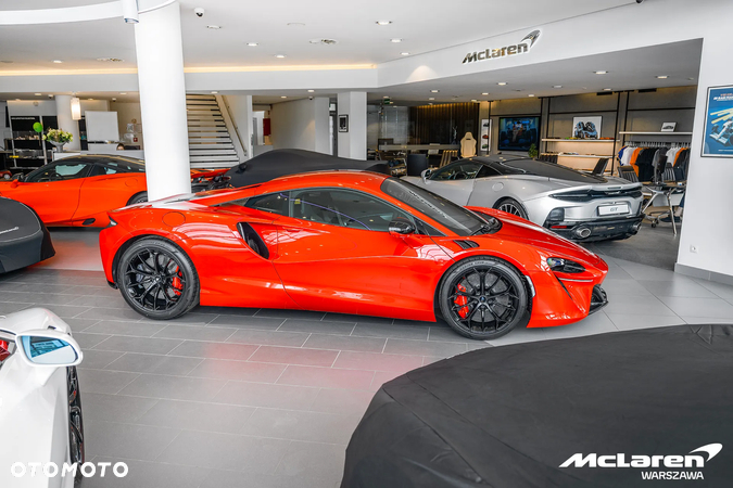 McLaren Artura - 4