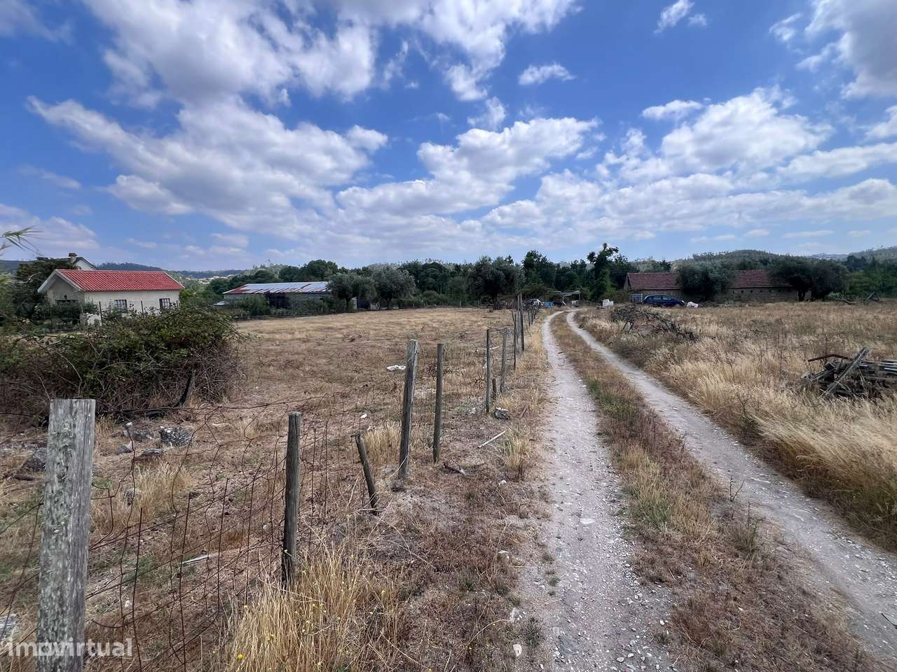 Vende-se Moradia á Entrada de Ourém- Grande Oportunidade-15