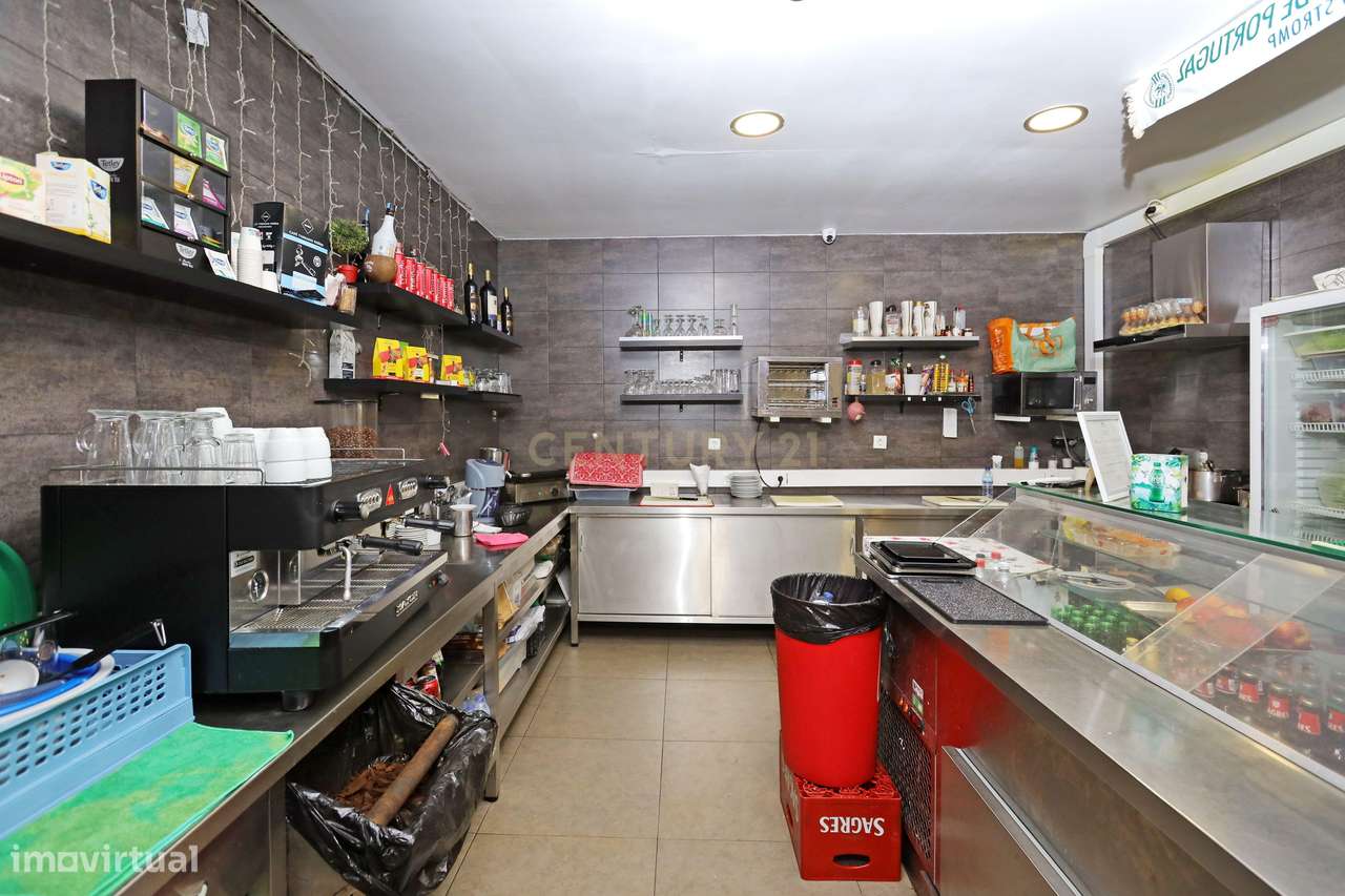 Loja no Lumiar, preparada para abrir o seu próprio negócio (café/paste-14