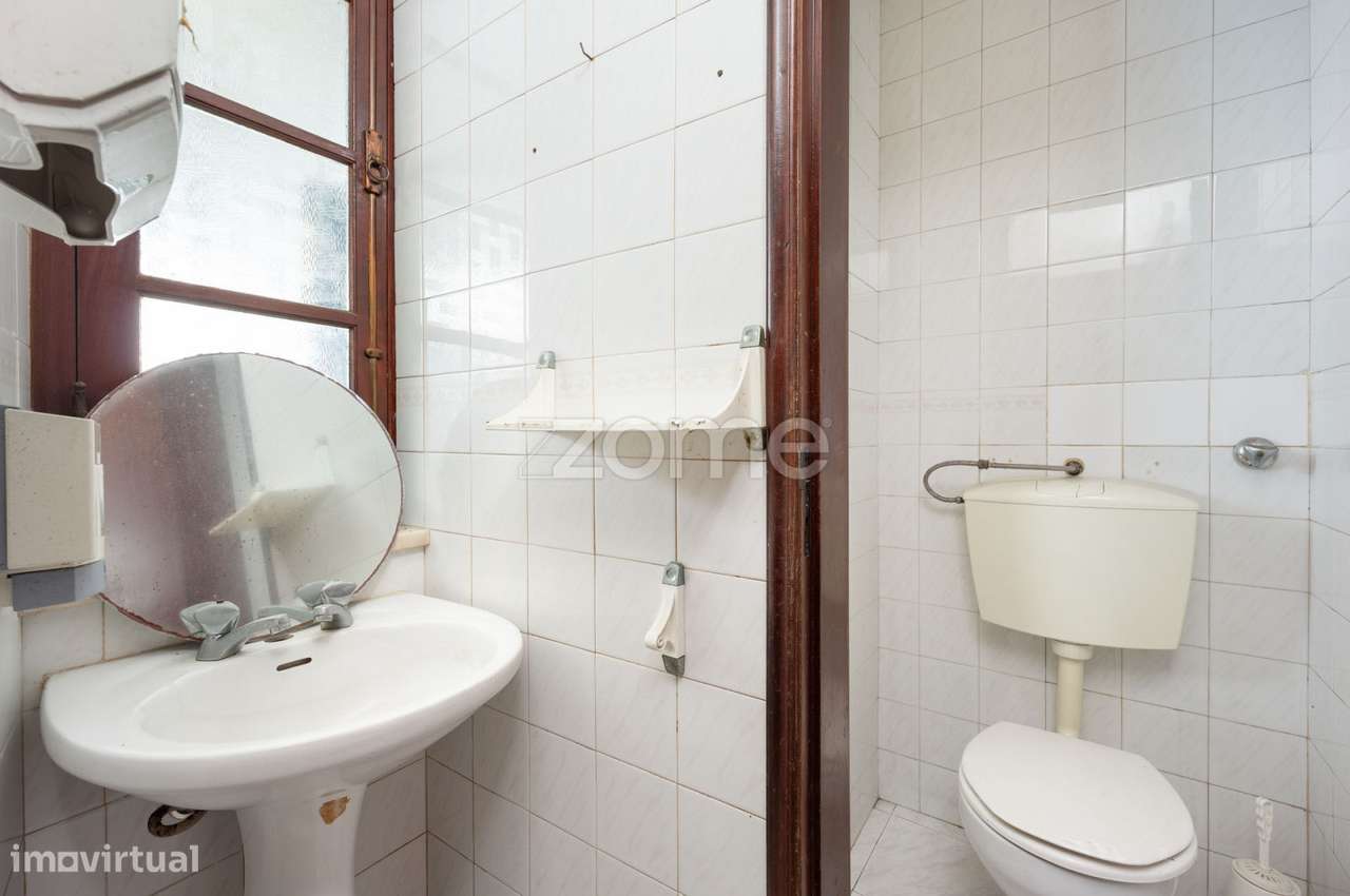 Loja perto da praia da Nazaré-26