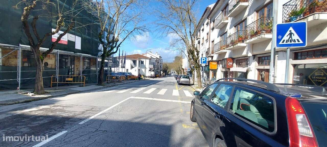 Espaço Comercial no Centro Comercial Académico em Viseu-18