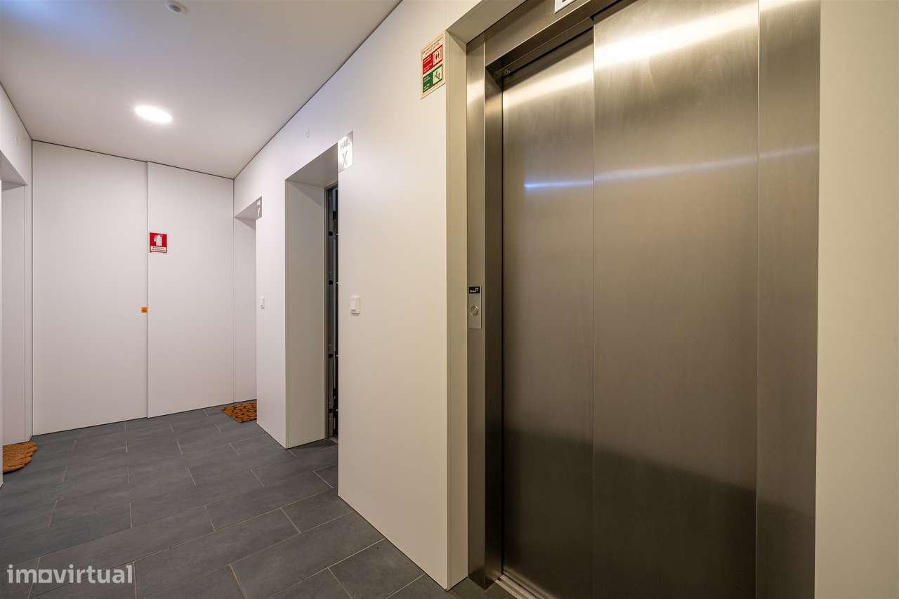 Apartamento T2 Venda em Santa Maria da Feira, Travanca, Sanfins e Espa - Grande imagem: 4/23