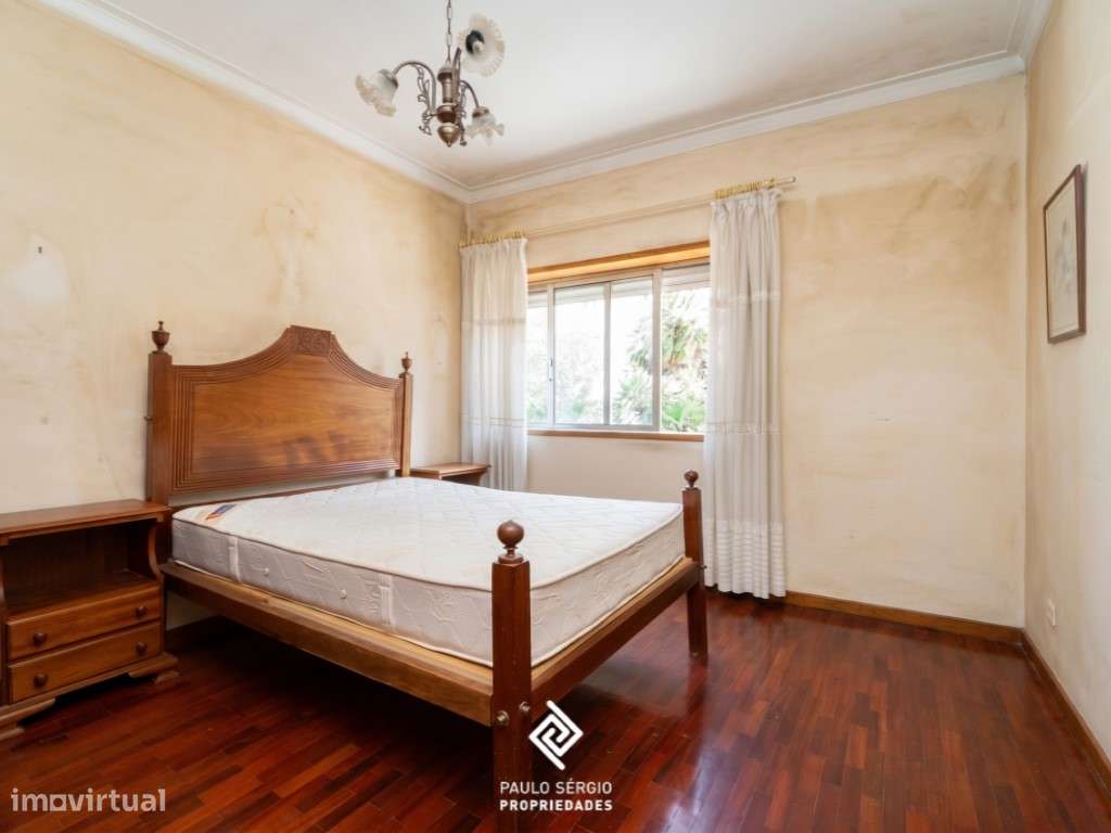 Apartamento T2+1 no Porto-12