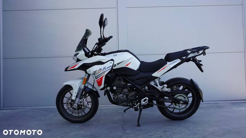 Benelli TRK 251 - 1