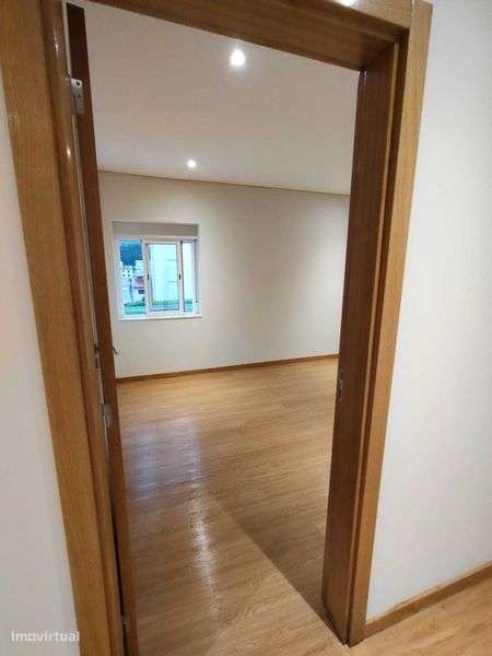 Moradia T2 para Arrendamento - Grande imagem: 5/12