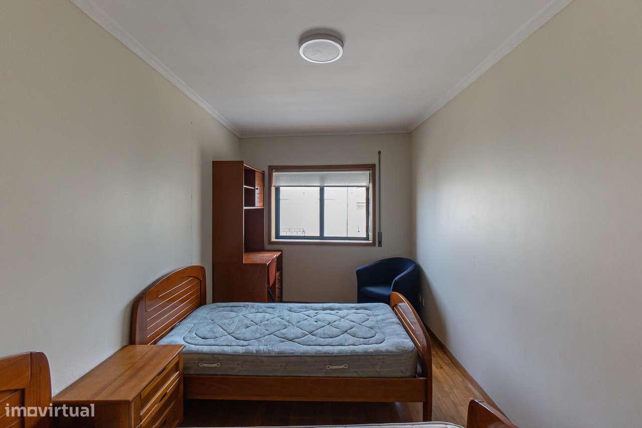 T2 com 97 m² , Lugar Garagem + Arrumos, Paranhos – Cruzamento do Amial - Grande imagem: 4/30