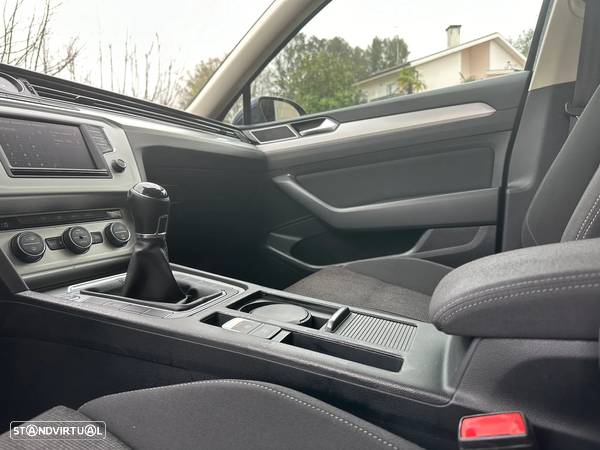 VW Passat Variant 1.6 TDI BlueMotion - 18