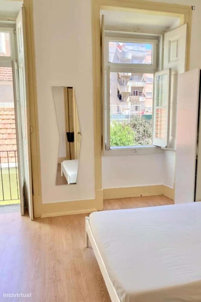 Quarto - localizado em Anjos Lisbon - Grande imagem: 3/10