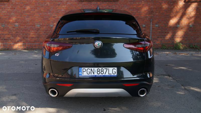 Alfa Romeo Stelvio 2.2 JTDM Executive Q4 - 11