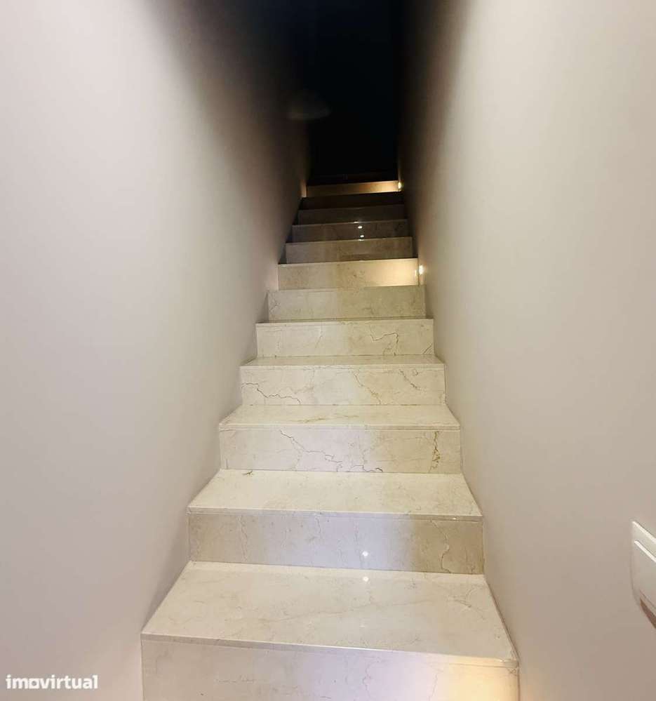 Moradia 3 frentes 200m praia-23